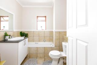 Corporate Luxury Apartment 2 Bedroom in Sandton - 9