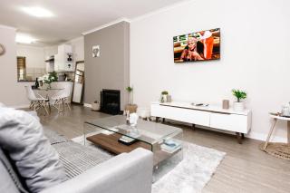 Corporate Luxury Apartment 2 Bedroom in Sandton - 2