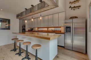 Mod Haus by Tahoe Getaways - Mountain Modern West Shore Home w Private Beach and Pier, Near Skiing - Homewood - 5
