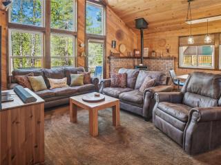 Rustic Retreat by Tahoe Getaways - 4BR Tahoe Donner Contemporary Cabin w Forest Views, Pet-Friendly & HOA Amenities - 9