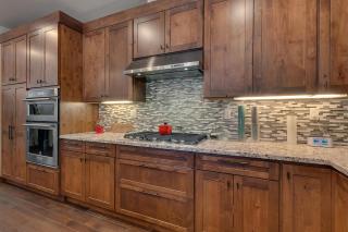 Truckee Luxe by Tahoe Getaways - 3 BR Luxury Gray's Crossing Townhome w Hot Tub on Golf Course - Close to Downtown & Northstar - Truckee - 6
