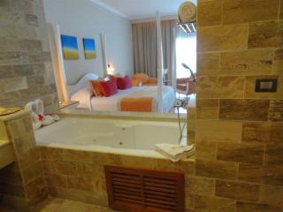 Oceanside Junior Suites at 5 Star All-Inclusive Resort - San Felipe de Puerto Plata - 8