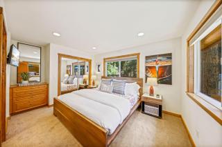 Sunlit Pines by Tahoe Getaways - 2BR in Tahoe Park w Hot Tub, Fenced Yard & Pet Friendly! - Tahoe City - 1
