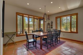 Tranquil Retreat by Tahoe Getaways - 3BR Pet-Friendly Home w Private Hot Tub, Views & HOA Amenities - Truckee - 5