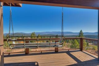 Grand Vista Lodge - 5 BR with Stunning Views, Pool Table, Private Hot Tub & HOA Pool! - Truckee - 3