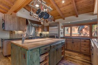 Gray Bear Lake View Estate - Stunning Cabin w 4 Master Suites, Private Hot Tub! - 4
