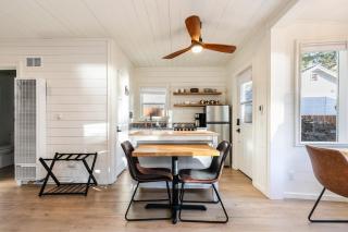 Beach Haven Lakefront - On a Sandy Beach with Guest House - Kings Beach - 4