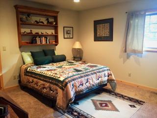 Sierra Crest at Palisades Tahoe - Secluded Luxury 5BR 5 BA w Wood Fireplace - 1