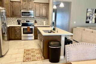 Paradise Oasis! Waterfall pool & spa - 3