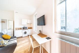 Le Debourg - Studio tout proche métro B - Lyon - 8