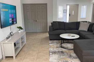 Spacious Getaway! Pool, Spa, Sleeps 9 - 1