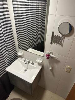 Semipiso Panoramico 2 habitaciones amplia cocina lavadero Parrilla y Cochera privada incluida a metros del subte - Buenos Aires - 1