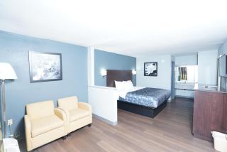 Red Carpet Inn & Suites - Newnan - 0