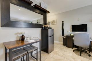 Luxury Cozy Studio with Firepit - Vista - 3