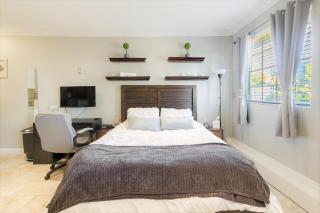 Luxury Cozy Studio with Firepit - Vista - 9