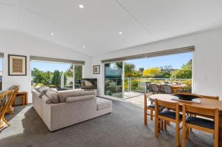 Scenic Lake Views - Taupo Holiday Home - Taupo - 5