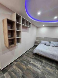 Departamento con buena ubicación - 9