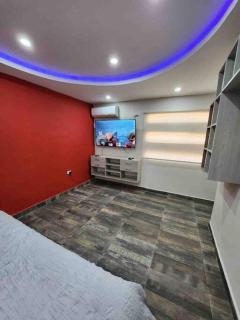 Departamento con buena ubicación - 1