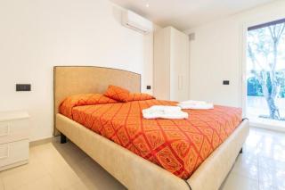 Modern villa with jacuzzi close to the beach - 7