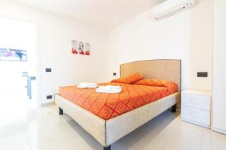 Modern villa with jacuzzi close to the beach - 4