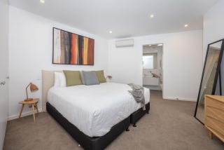 Marina Views - Luxury Apartment - Wanaka - 2