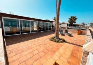 Corralejo Beach Villa San Antonio- Private Heated Pool, Breathtaking Sea View, BBQ, Fast Wifi by Amazzzing Travel - 4