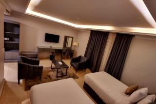 Grand Plaza Hotel - 3