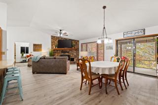 Enchanted Woods Hideaway - Kimberling City - 3