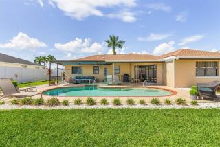 Charming Family Retreat Heated Pool Private Yard - Cape Coral - 3