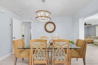 Charming Family Retreat Heated Pool Private Yard - Cape Coral - 2