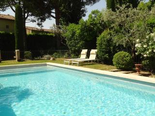 Élégante demeure à Cavaillon avec piscine, parc arboré et climatisation, proche centre-ville - FR-1-708-49 - Cavaillon - 7
