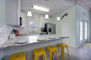 Piggy's Perch (Beachside Townhomes #606) - Port Aransas - 4