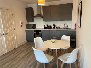 Beautiful Flat In Woking Central - 5