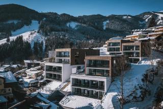 Nikolaus by AvenidA Panoramic Wellness Suites - 0