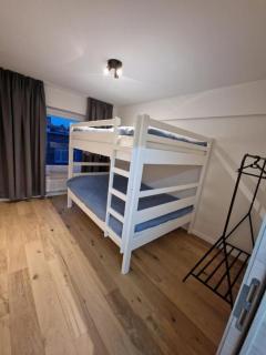 Luxury Renovated 3 Rooms Apartment - 4