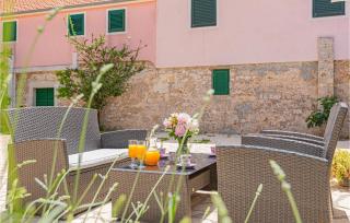 Stunning Apartment In Karalic With Wifi - 4