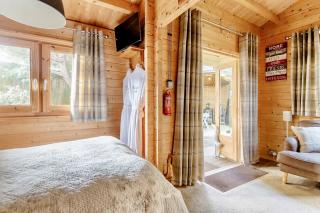 Duck Lodge B&B with Hot Tub - Pyecombe - 2