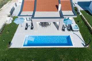 Villa Francis - Pool and Whirlpool - Vošteni - 2