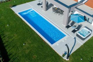 Villa Francis - Pool and Whirlpool - Vošteni - 1