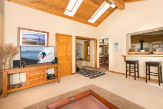 Victory Place at Palisades - Stunning 5 BR with Private Hot Tub and Pool Table - Olympic Valley - 3