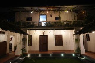 Kayyalas Courtyard - Trichūr - 5