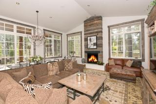 First Light Farmhouse- Hot Tub- Gourmet Kitchen- Premier Neighborhood - Truckee - 4