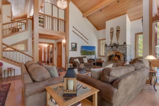 Creek Side- 4 Primary Suites, Hot Tub, Shuttle to Slopes, Pet Friendly - Olympic Valley - 8