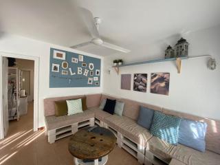 Lola's Beach House - Calafell - 3