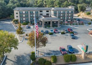 Yosemite Southgate Hotel & Suites - Oakhurst - 4