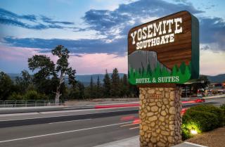 Yosemite Southgate Hotel & Suites - Oakhurst - 2