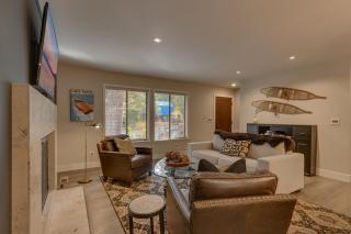 Antler House- Quiet, Charming Cabin w Cozy Fireplace, Close to Skiing - Tahoe City - 0