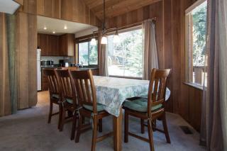 Alpine Darling- Hot Tub- Pet Friendly- 3 Minute Drive to Palisades Tahoe - Alpine Meadows - 5