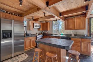 Base Camp at Dollar Point by Tahoe Getaways - Hot Tub, Large Deck, Wood Fireplace, Short Drive to Ski Resorts! - 7