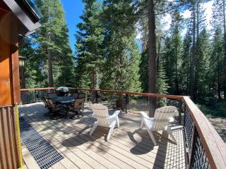 Allenby- LuxuryCabin w Cozy Fireplace, Near Northstar! - Tahoe Vista - 4
